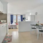 Floor Studio, Pools, Fast Internet, Parking דירה