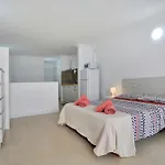 Floor Studio, Pools, Fast Internet, Parking